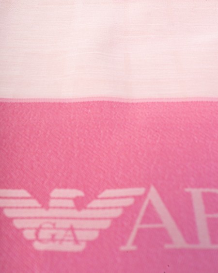 Shop EMPORIO ARMANI  Stola: Emporio Armani stola in cotone e modal.
Logo.
Dimensioni: 190 x 68 cm.
Composizione: 30% cotone 33% modal 37% acetato.
Made in Italy.. 635206 3R311-10472